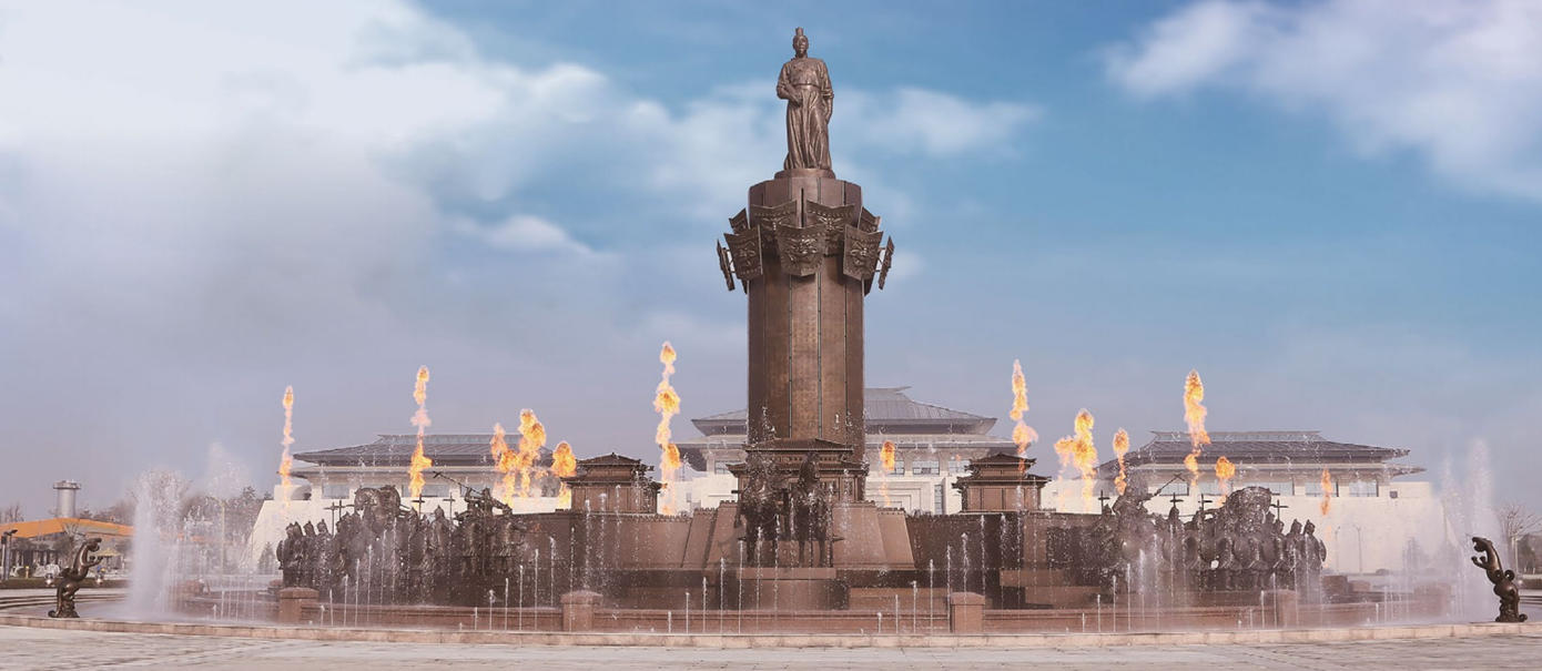 《孫武頌》動感雕塑依據(jù)孫子軍事文化思想，采用現(xiàn)代雕塑藝術(shù)設(shè)計而成。該動感雕塑運用了先進的數(shù)字技術(shù)，采用激光、音響、焰火、水霧、轉(zhuǎn)動、燈光、噴泉等有機組合，生動演繹了古代戰(zhàn)爭場面，場景高潮迭起、五彩繽紛、雄渾博大、震撼人心，是目前科技含量最高、工藝最復(fù)雜、藝術(shù)效果最佳的景觀動態(tài)雕塑典范。.jpg